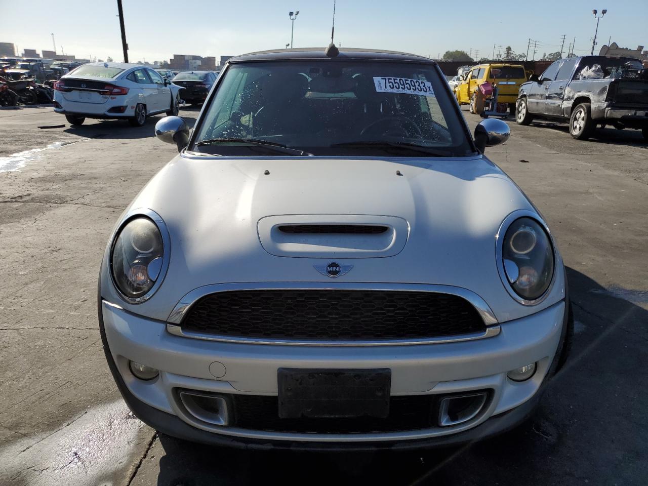 Photo 4 VIN: WMWZP3C55BTX83973 - MINI COOPER 