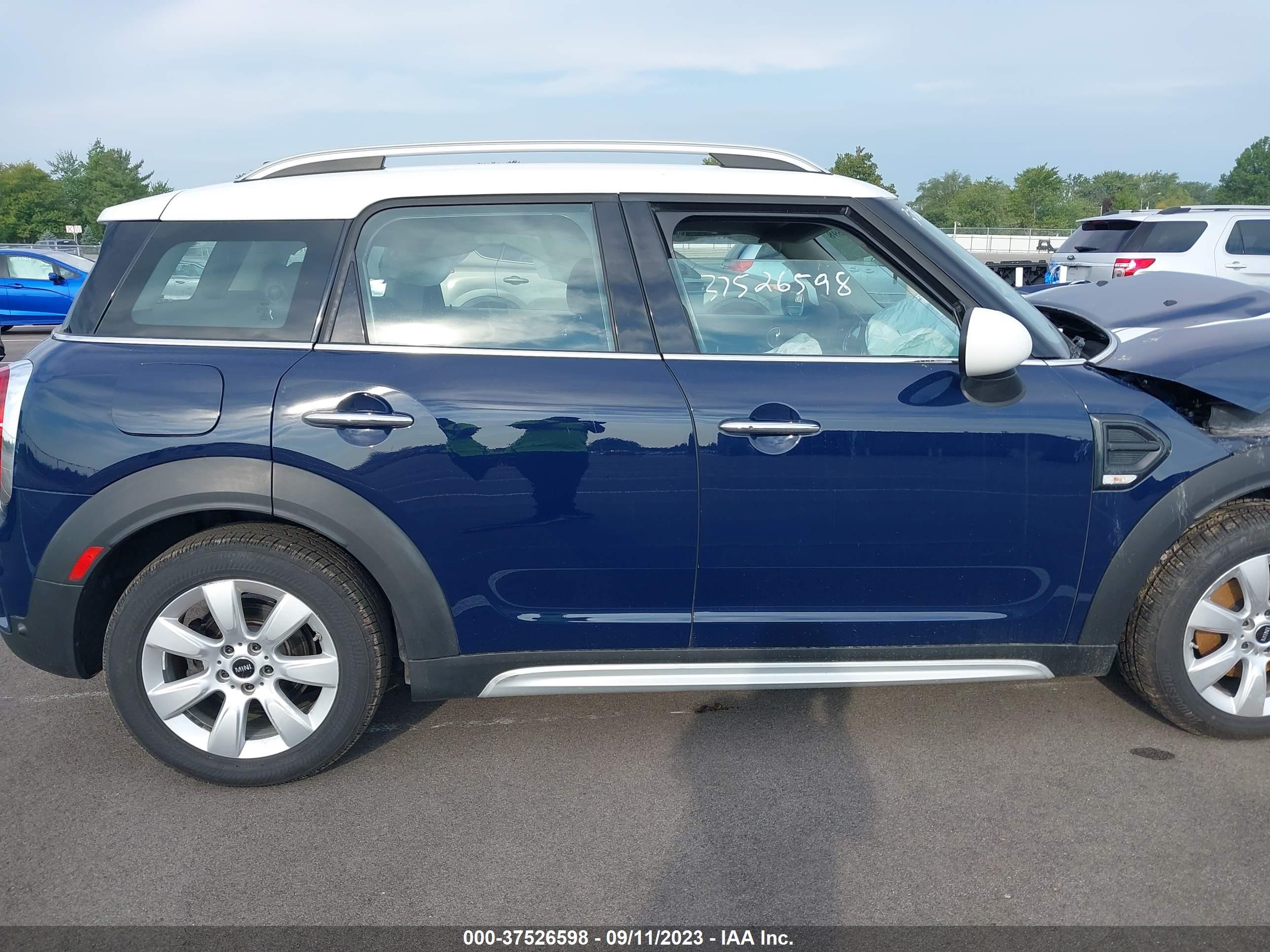 Photo 12 VIN: WMZYS7C32H3E06564 - MINI COUNTRYMAN 