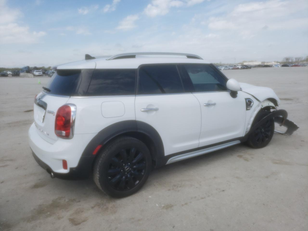 Photo 2 VIN: WMZYT3C38H3D99027 - MINI COOPER 