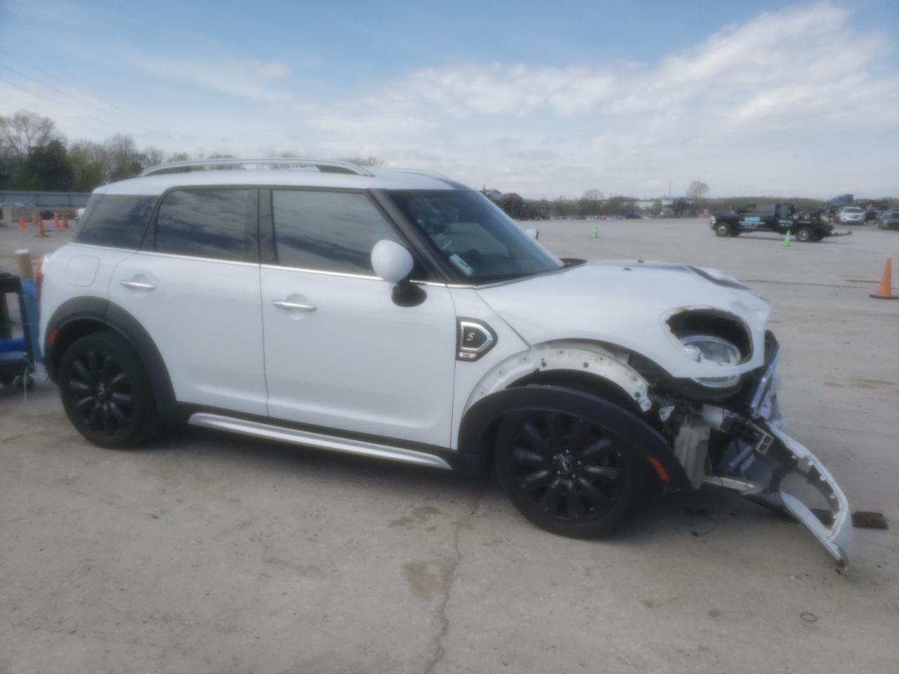 Photo 3 VIN: WMZYT3C38H3D99027 - MINI COOPER 