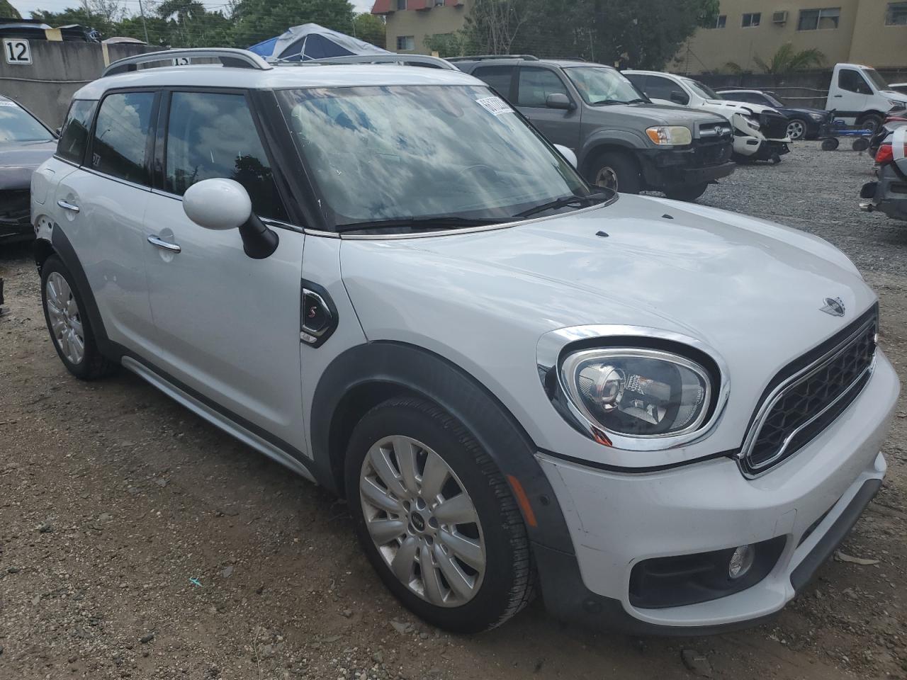 Photo 3 VIN: WMZYT3C38J3D99521 - MINI COUNTRYMAN 