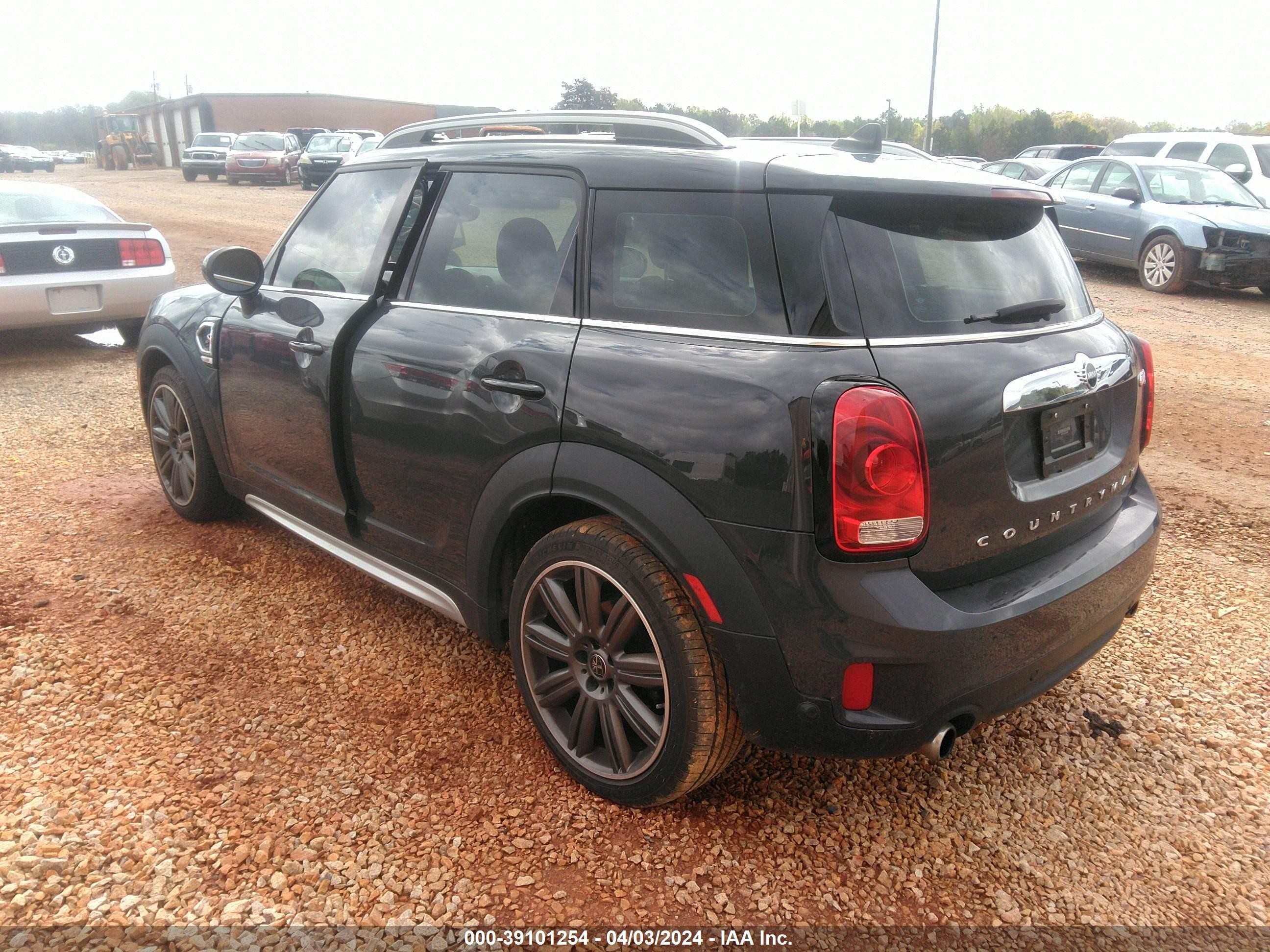 Photo 2 VIN: WMZYT3C5XK3J32669 - MINI COUNTRYMAN 