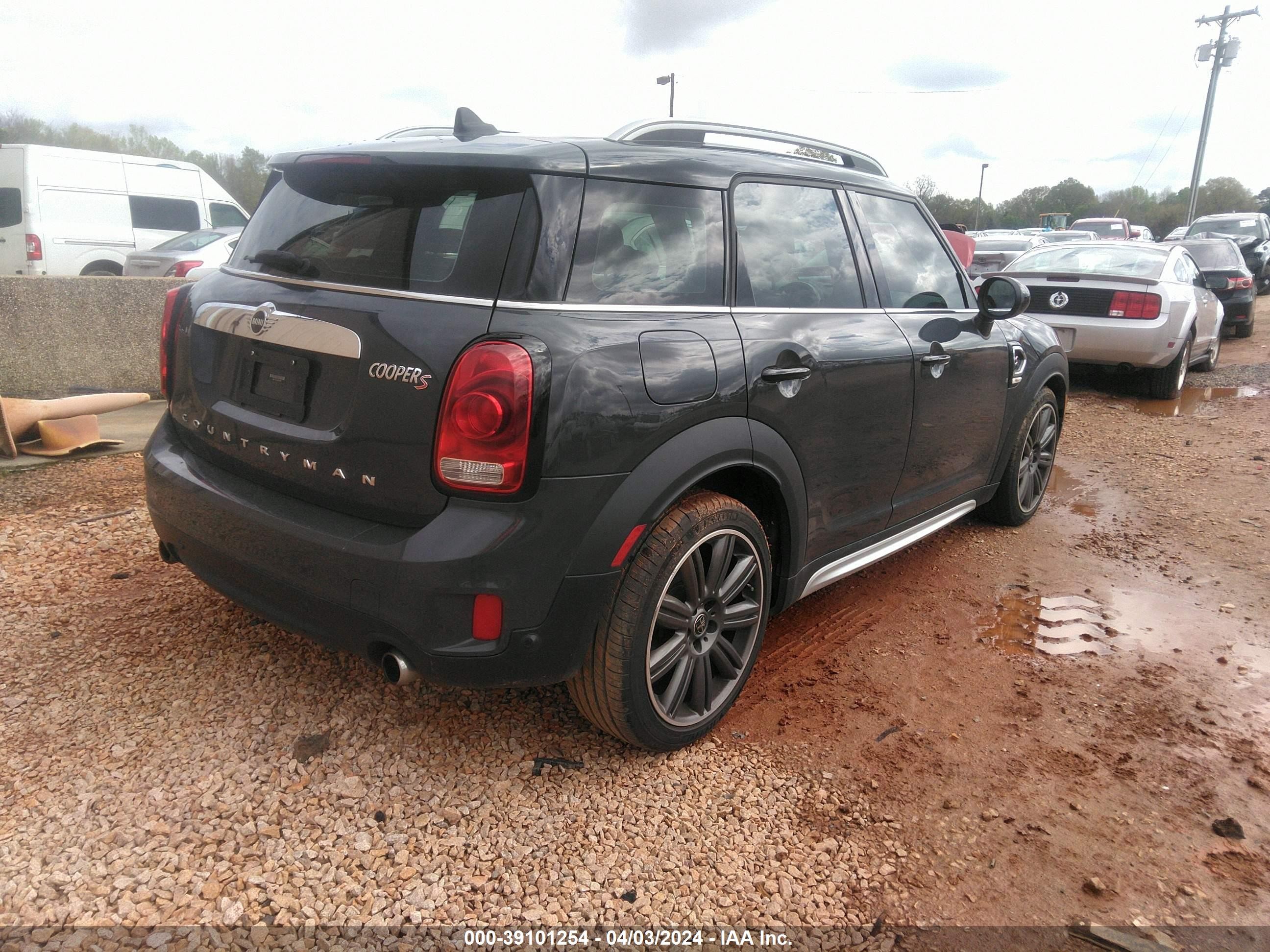 Photo 3 VIN: WMZYT3C5XK3J32669 - MINI COUNTRYMAN 