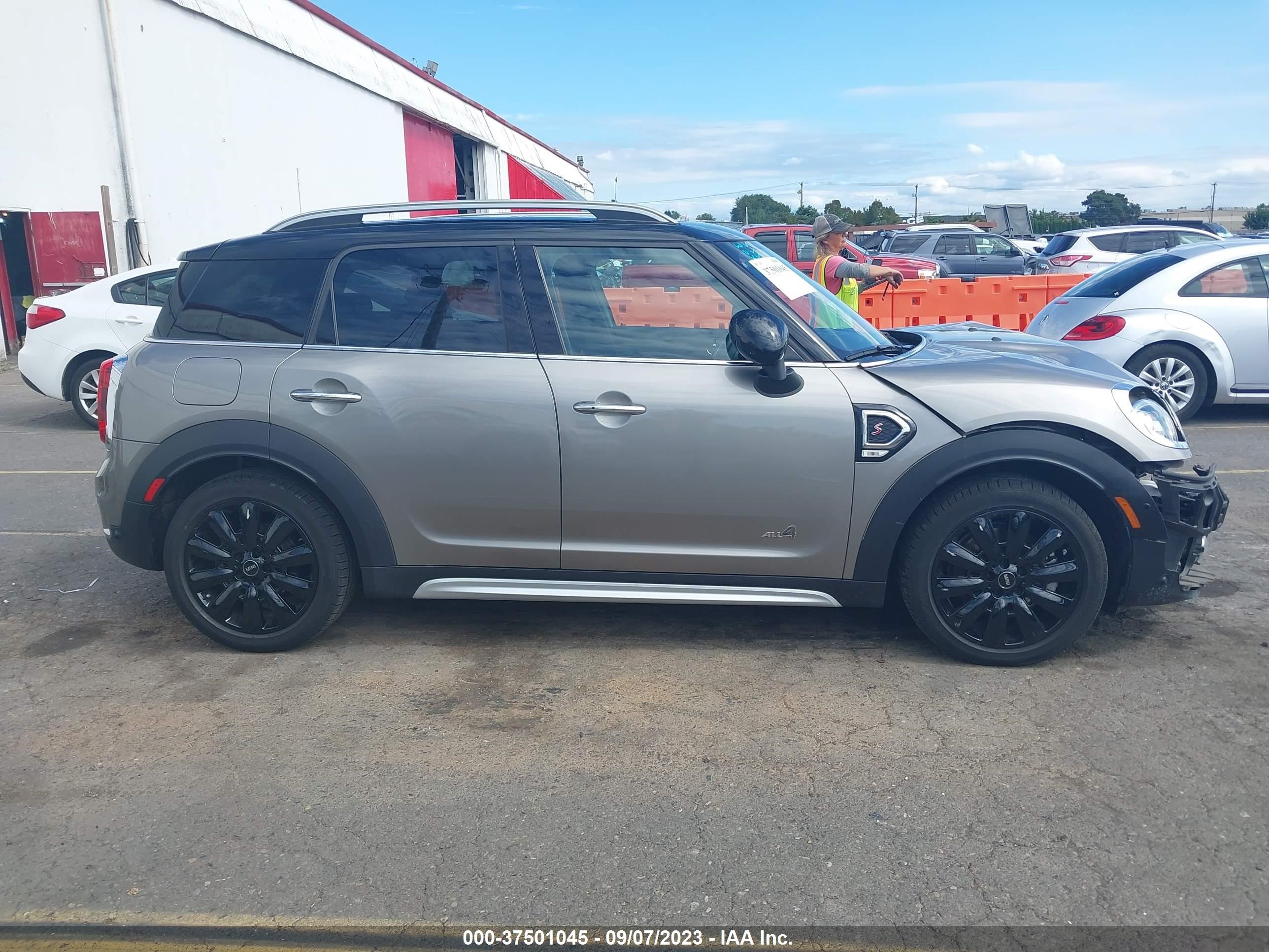 Photo 13 VIN: WMZYT5C35H3D79636 - MINI COUNTRYMAN 