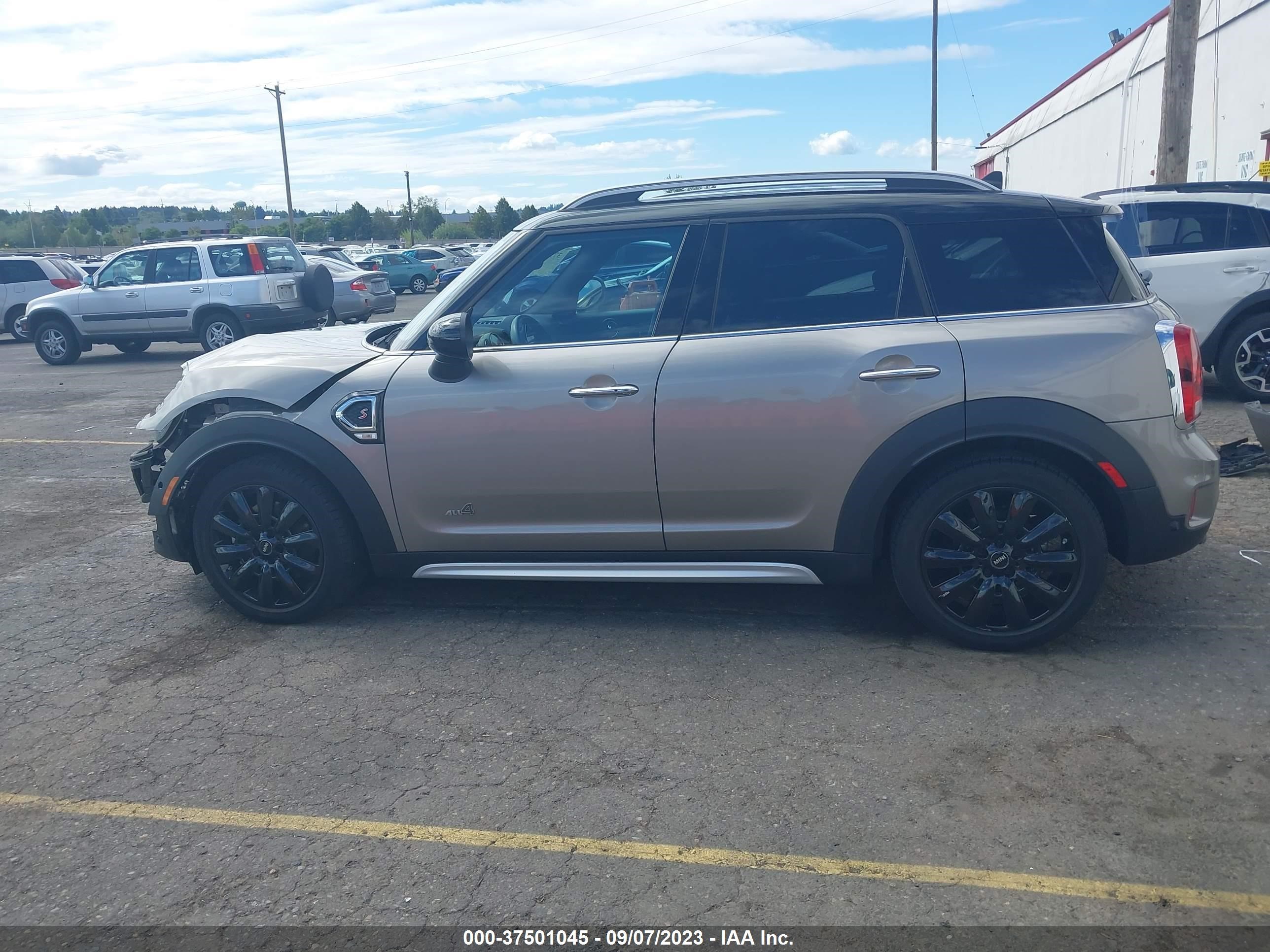 Photo 14 VIN: WMZYT5C35H3D79636 - MINI COUNTRYMAN 