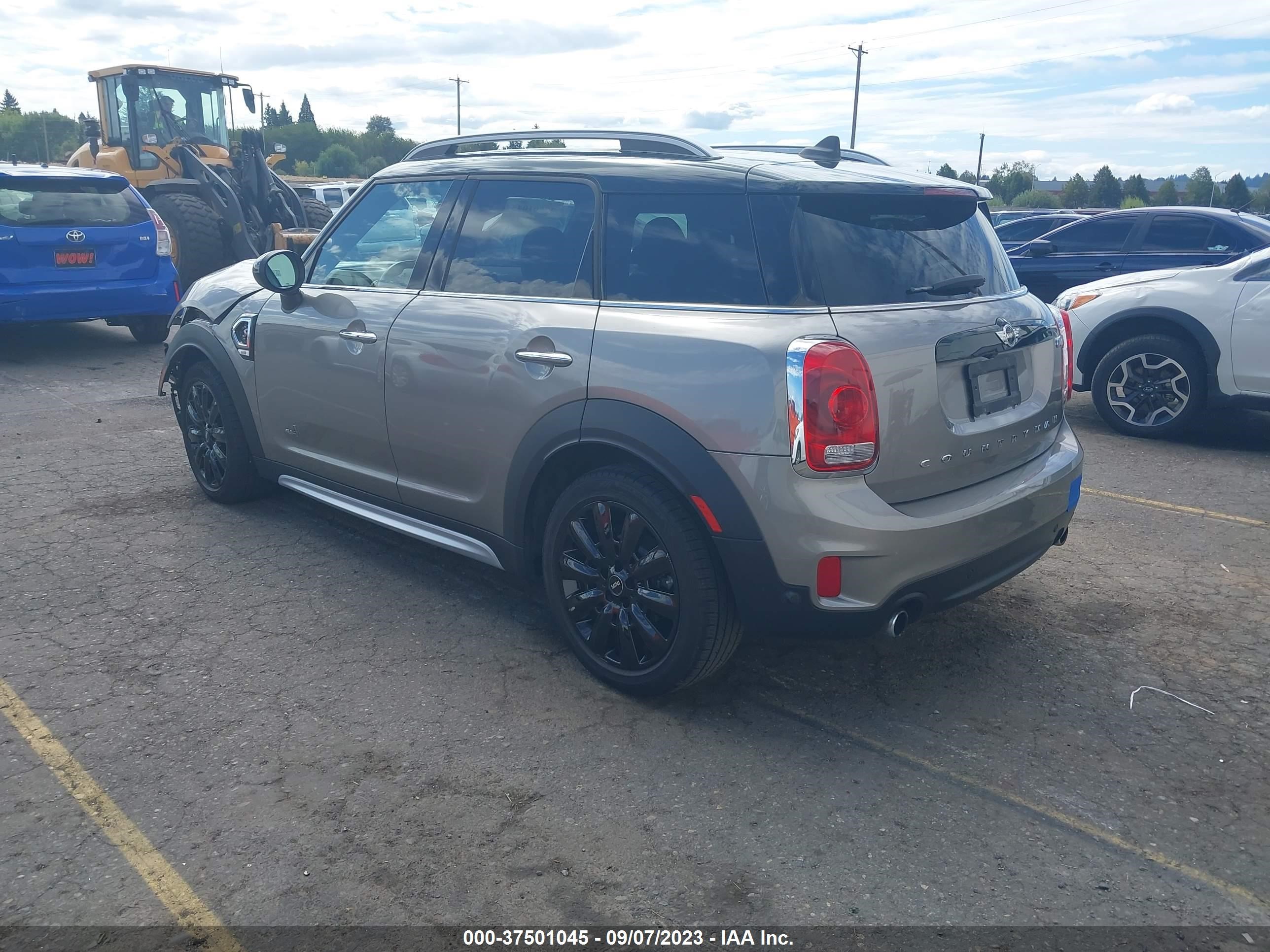 Photo 2 VIN: WMZYT5C35H3D79636 - MINI COUNTRYMAN 