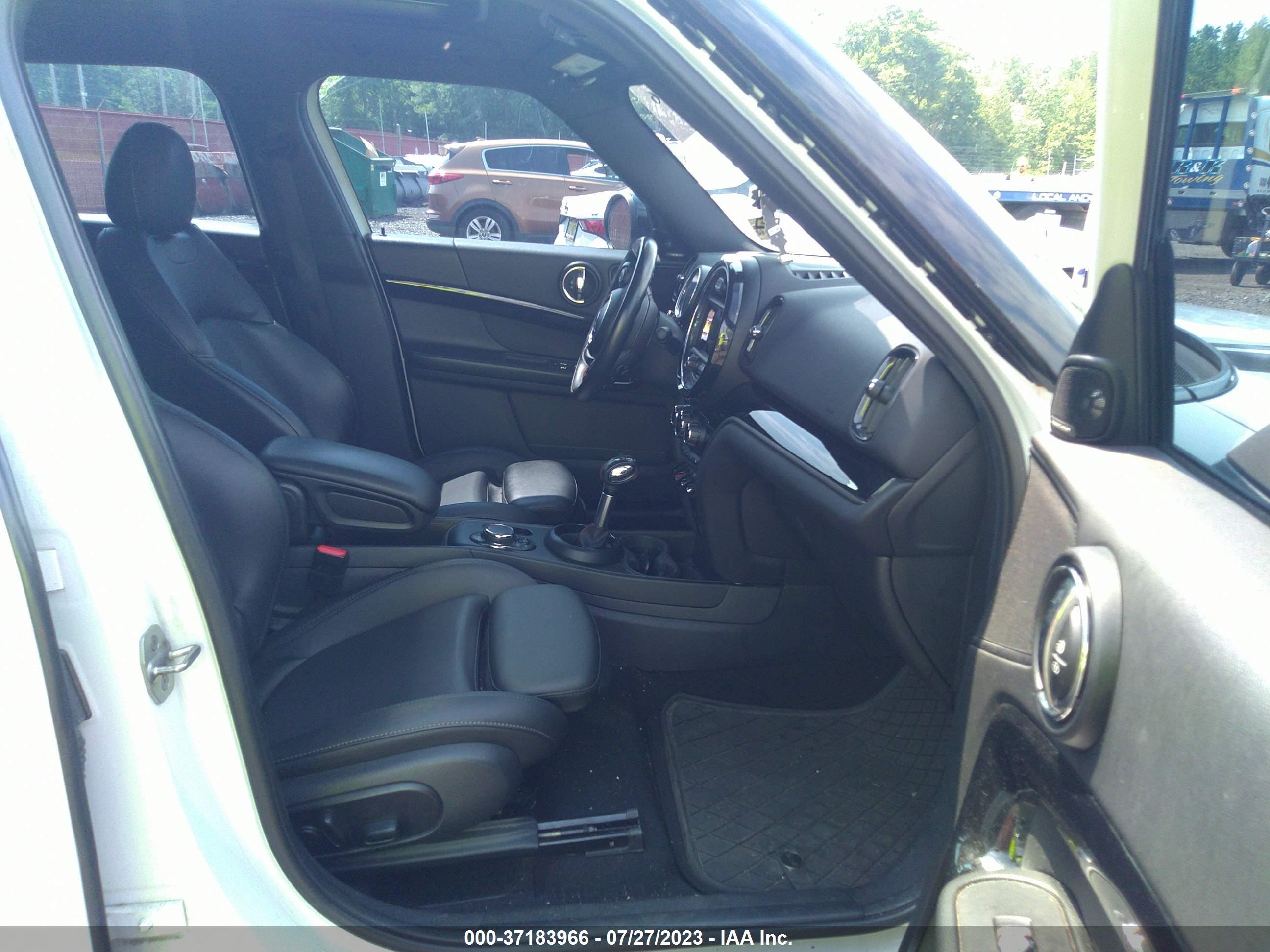 Photo 4 VIN: WMZYT5C55K3E62637 - MINI COUNTRYMAN 