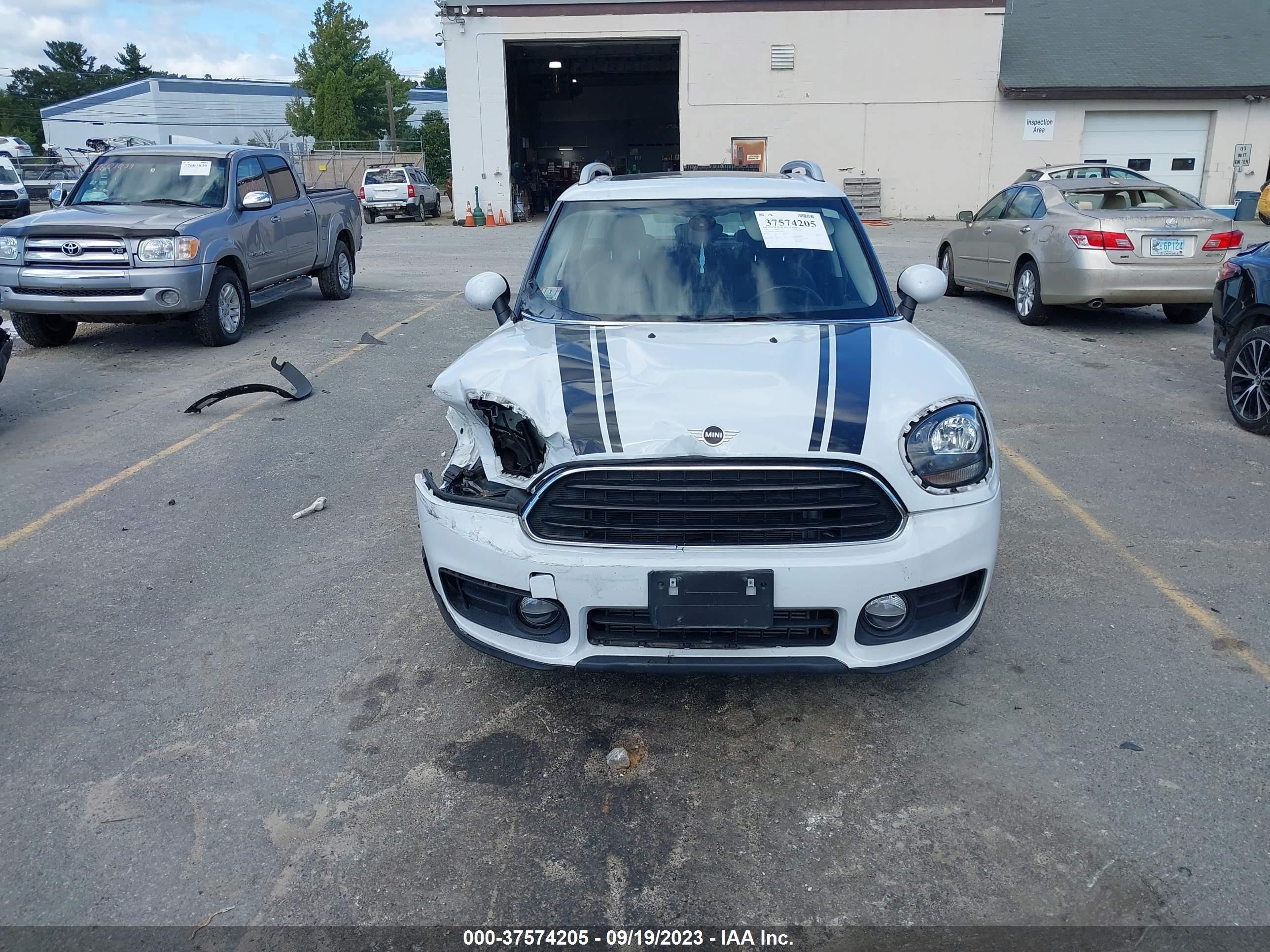 Photo 12 VIN: WMZYV5C5XK3F58175 - MINI COUNTRYMAN 