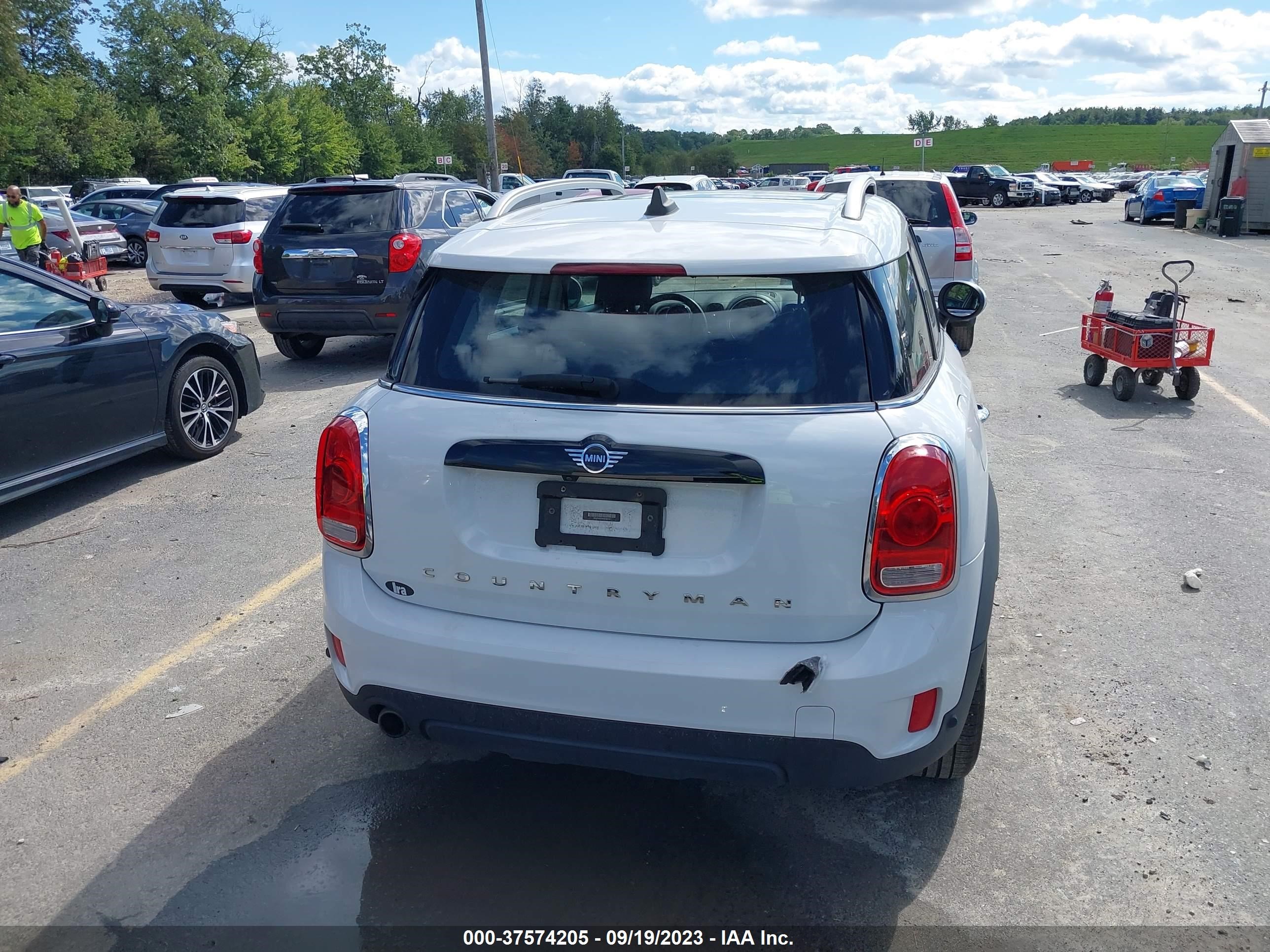 Photo 16 VIN: WMZYV5C5XK3F58175 - MINI COUNTRYMAN 