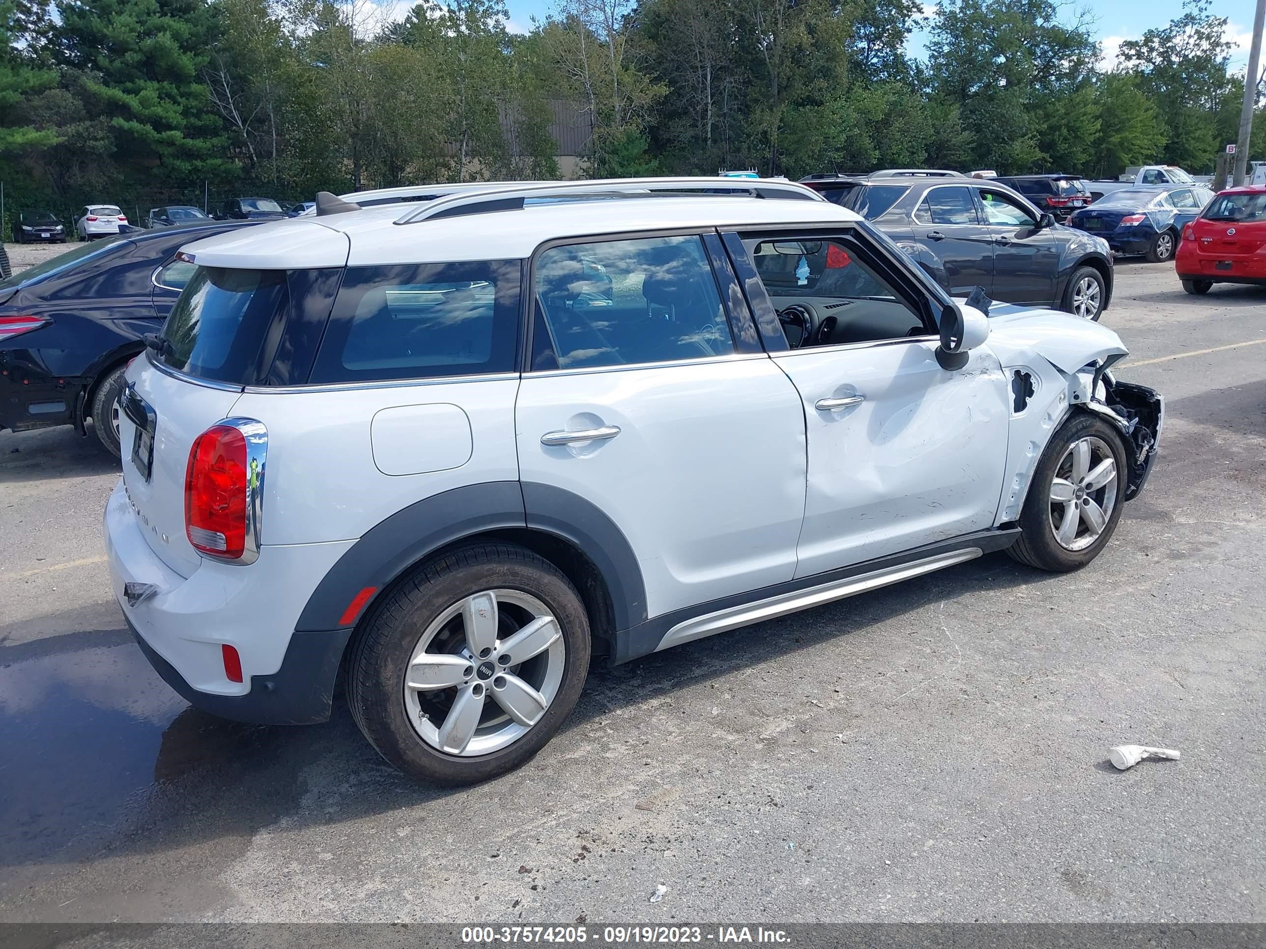 Photo 3 VIN: WMZYV5C5XK3F58175 - MINI COUNTRYMAN 