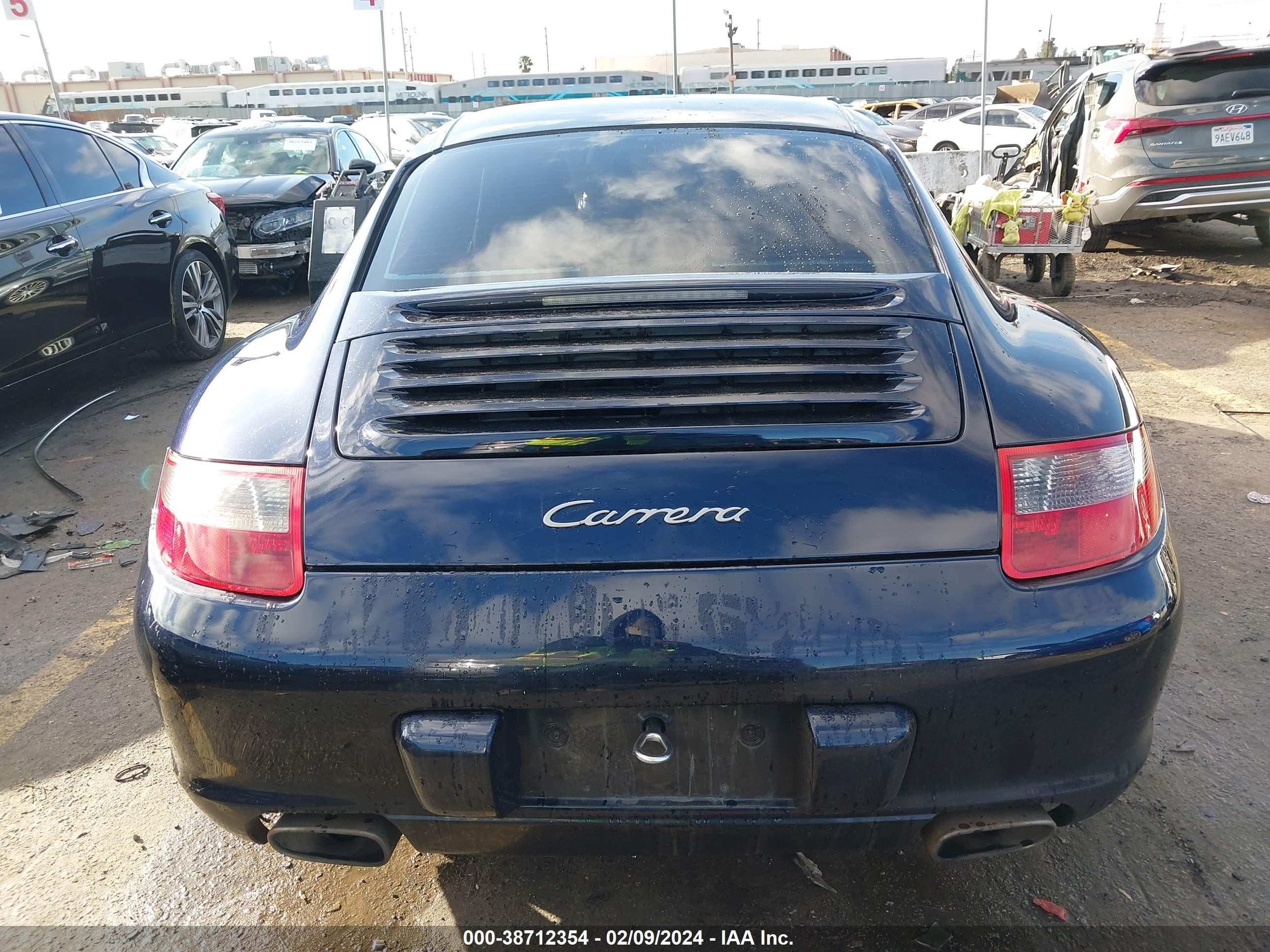 Photo 16 VIN: WP0AA29985S716574 - PORSCHE 911 