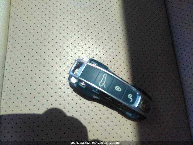 Photo 10 VIN: WP0AA2A72JL115384 - PORSCHE PANAMERA 