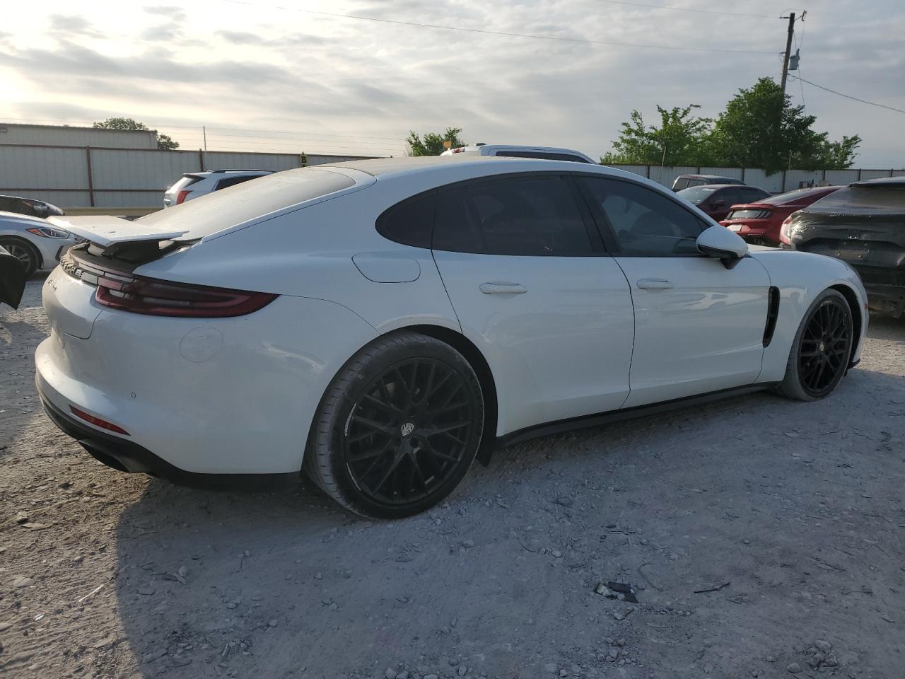 Photo 2 VIN: WP0AA2A78HL101175 - PORSCHE PANAMERA 