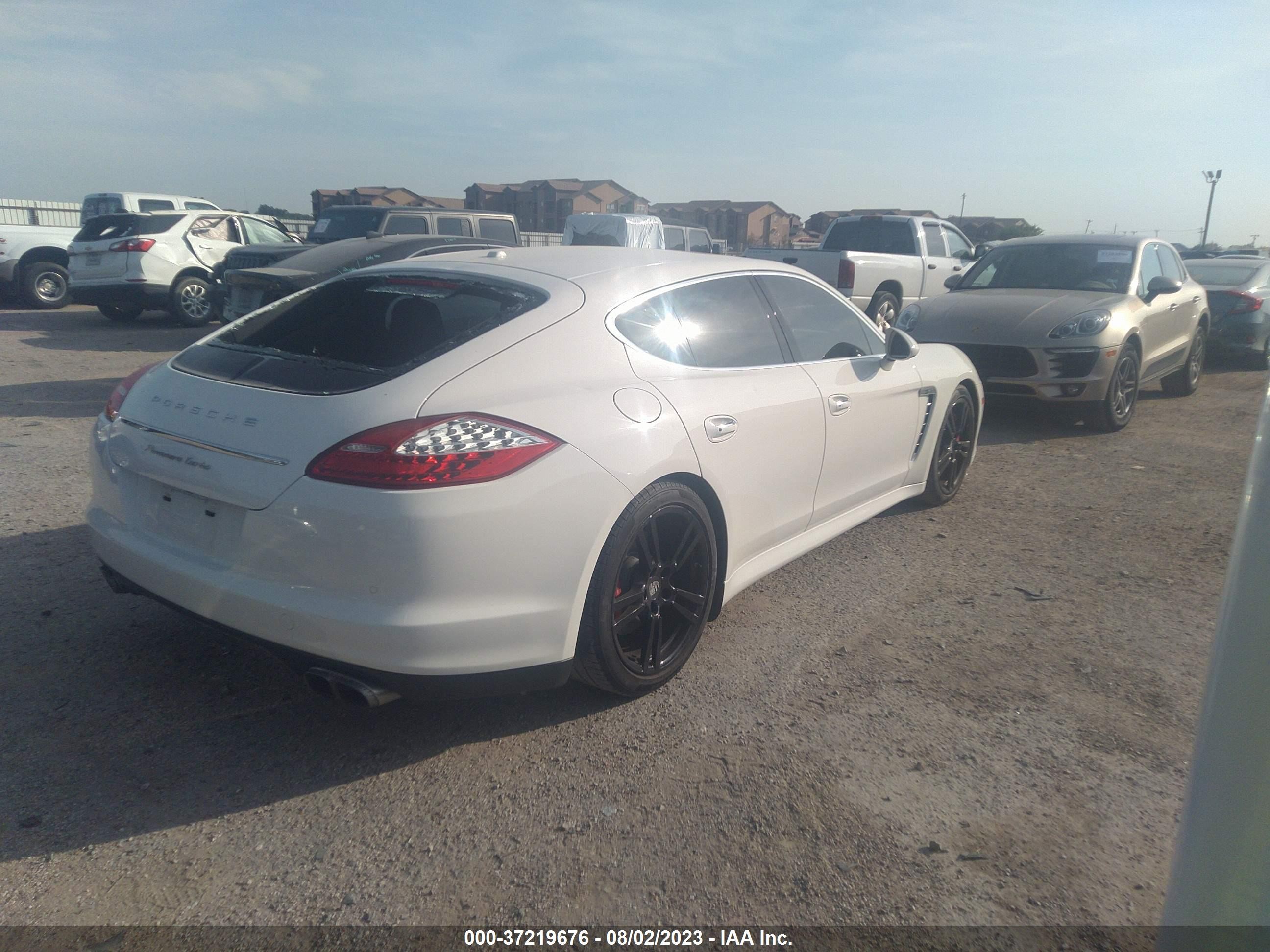 Photo 3 VIN: WP0AC2A70CL090613 - PORSCHE PANAMERA 