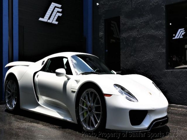 Photo 2 VIN: WP0CA2A10FS800453 - PORSCHE 918 SPYDER 