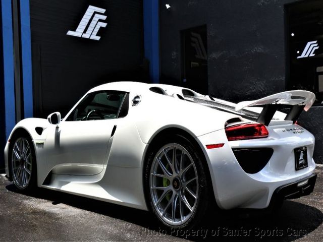 Photo 4 VIN: WP0CA2A10FS800453 - PORSCHE 918 SPYDER 