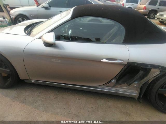 Photo 14 VIN: WP0CA2A81HS221388 - PORSCHE 718 BOXSTER 