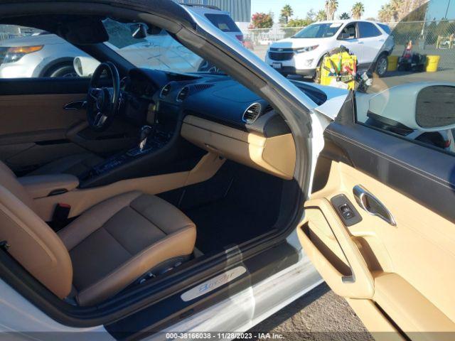 Photo 4 VIN: WP0CA2A85HS221619 - PORSCHE 718 BOXSTER 