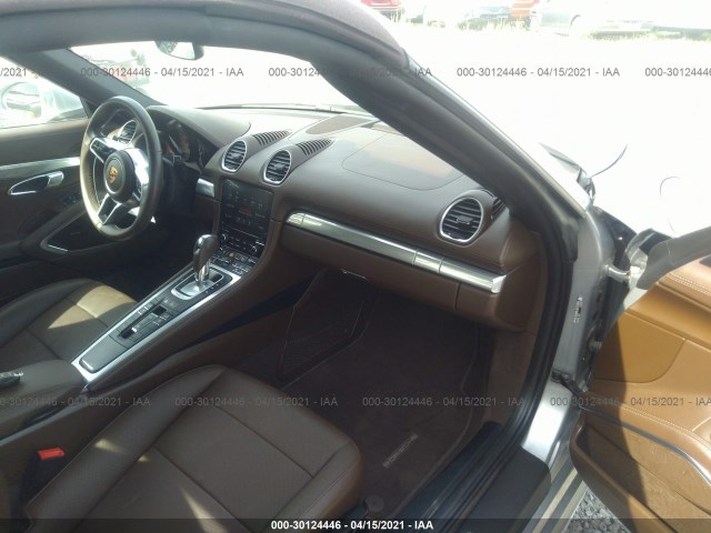 Photo 4 VIN: WP0CA2A86JS210991 - PORSCHE 718 BOXSTER 