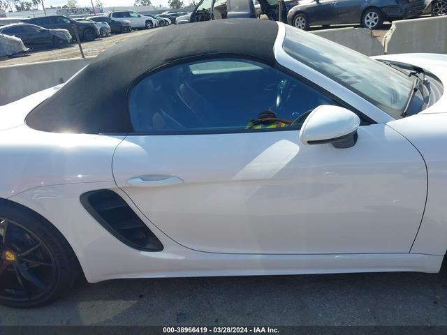 Photo 13 VIN: WP0CA2A89KS211313 - PORSCHE 718 BOXSTER 