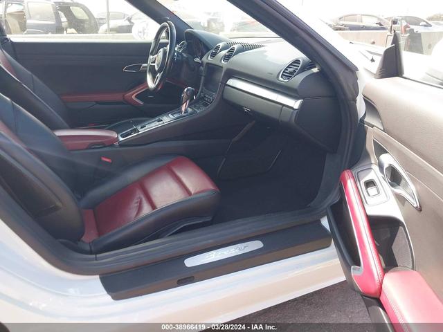 Photo 4 VIN: WP0CA2A89KS211313 - PORSCHE 718 BOXSTER 