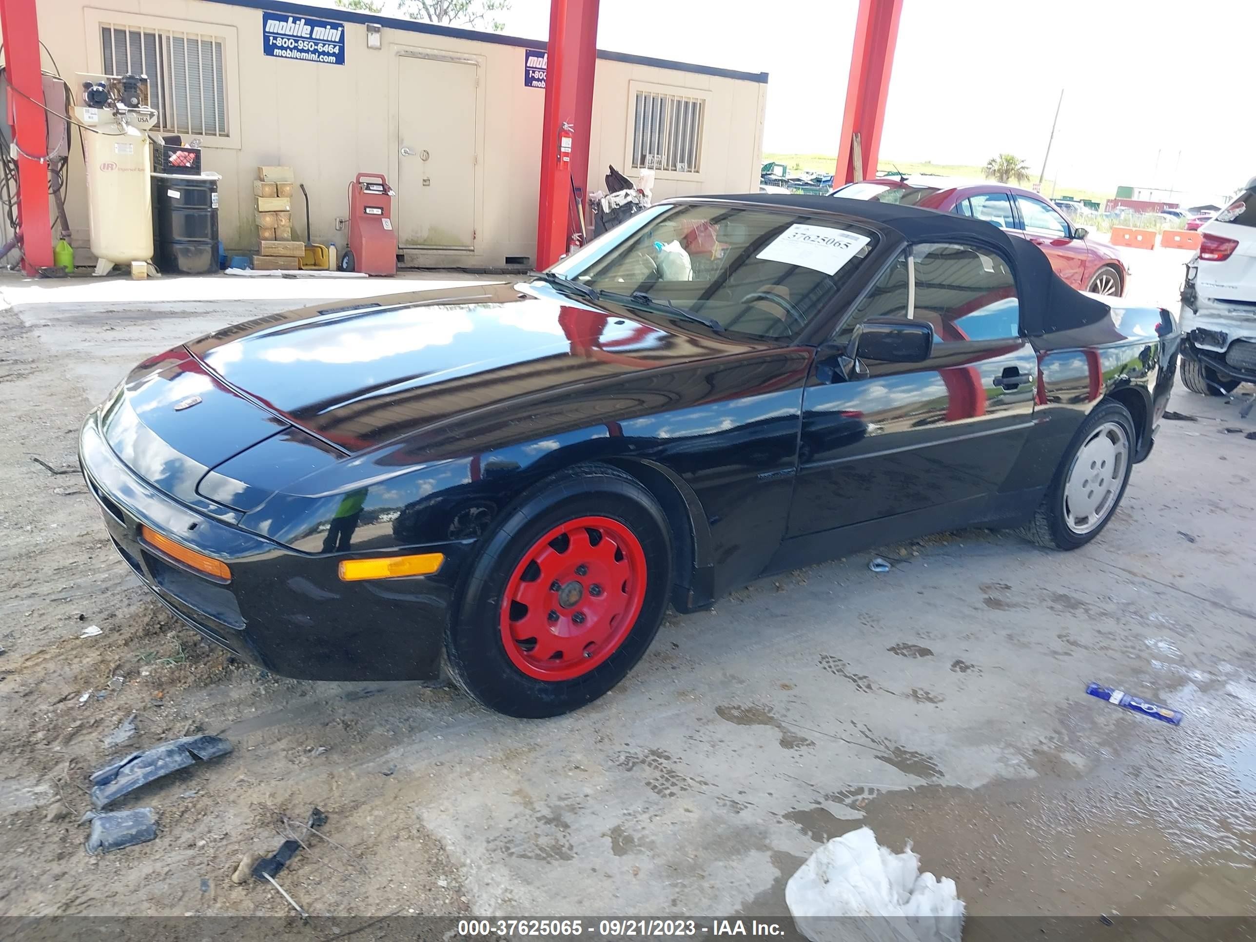 Photo 1 VIN: WP0CB2949LN481589 - PORSCHE 944 