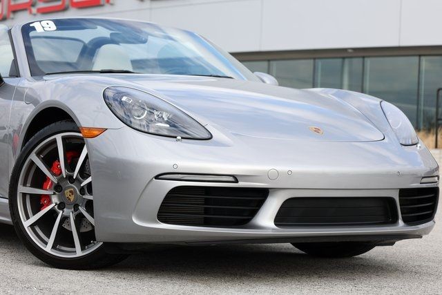 Photo 2 VIN: WP0CB2A81KS228975 - PORSCHE 718 BOXSTER 