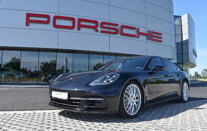 Photo 1 VIN: WP0ZZZ97ZJL132543 - PORSCHE PANAMERA HATCHBACK 