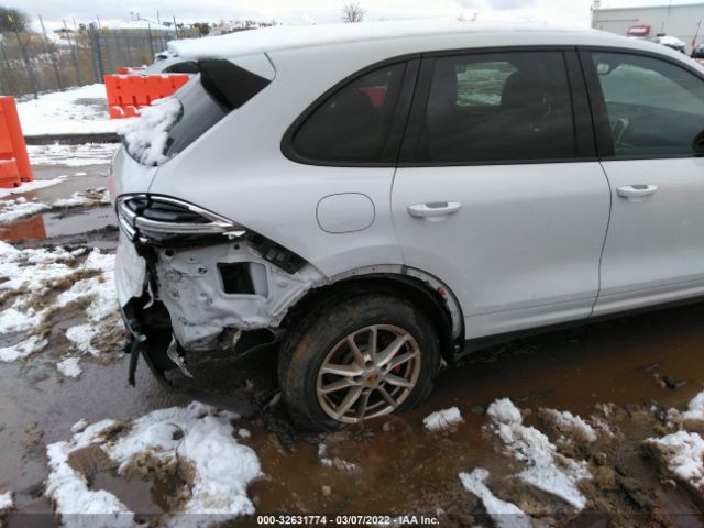 Photo 5 VIN: WP1AA2A20GKA12515 - PORSCHE CAYENNE 