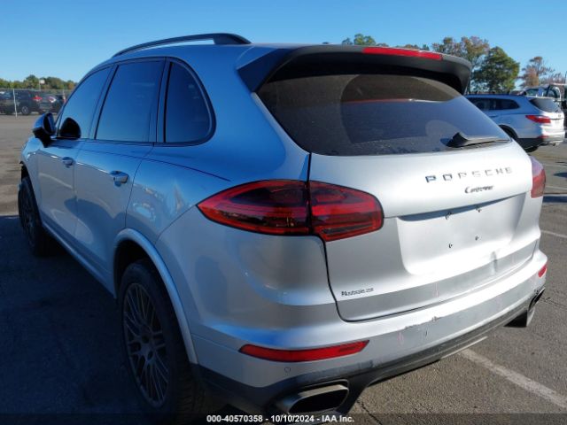 Photo 2 VIN: WP1AA2A20HKA82744 - PORSCHE CAYENNE 