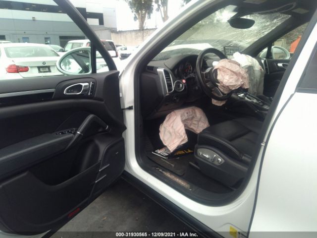 Photo 4 VIN: WP1AA2A21HKA83398 - PORSCHE CAYENNE 