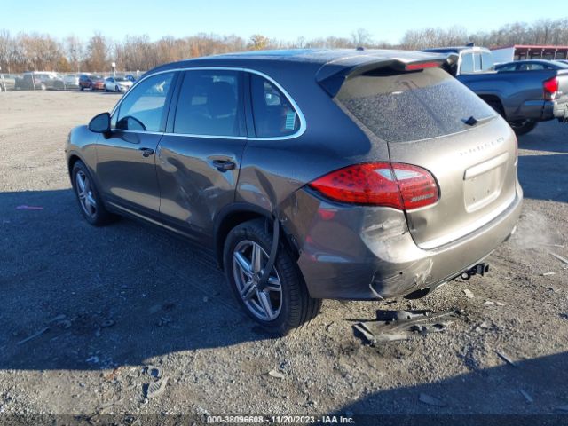 Photo 2 VIN: WP1AA2A22CLA05330 - PORSCHE CAYENNE 