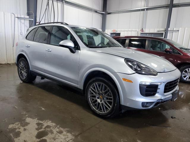 Photo 3 VIN: WP1AA2A22HKA87640 - PORSCHE CAYENNE 