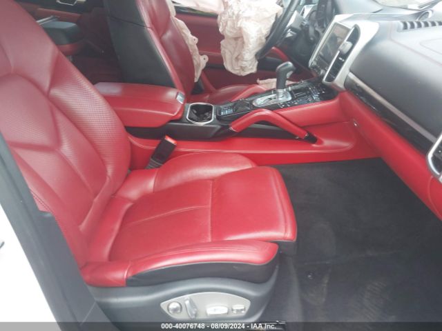 Photo 4 VIN: WP1AA2A22HKA88562 - PORSCHE CAYENNE 
