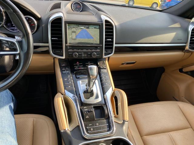 Photo 8 VIN: WP1AA2A23GKA14761 - PORSCHE CAYENNE 