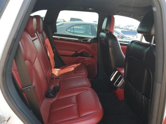 Photo 10 VIN: WP1AA2A23GKA36338 - PORSCHE CAYENNE 