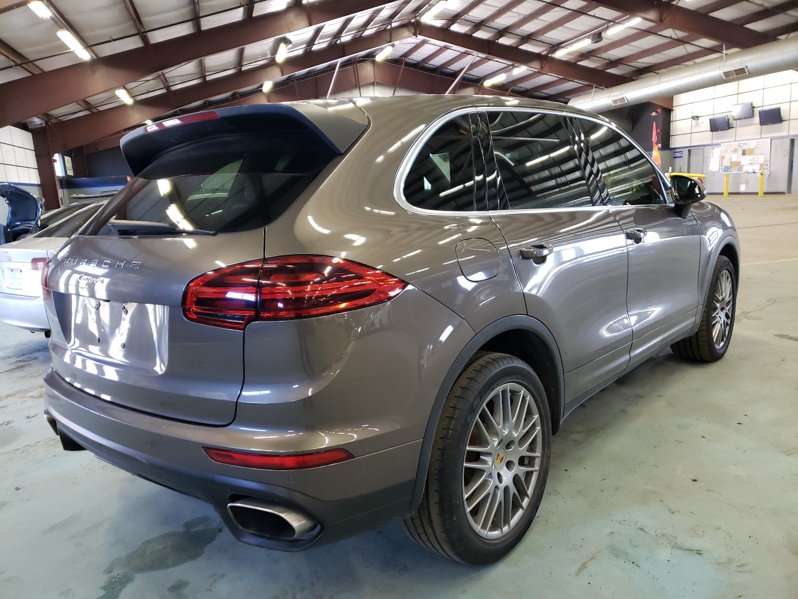 Photo 3 VIN: WP1AA2A23GLA06346 - PORSCHE CAYENNE 