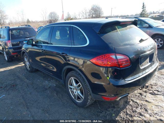 Photo 2 VIN: WP1AA2A25CLA01367 - PORSCHE CAYENNE 