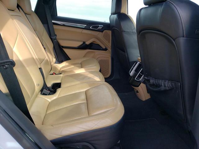 Photo 9 VIN: WP1AA2A25GLA03710 - PORSCHE CAYENNE 