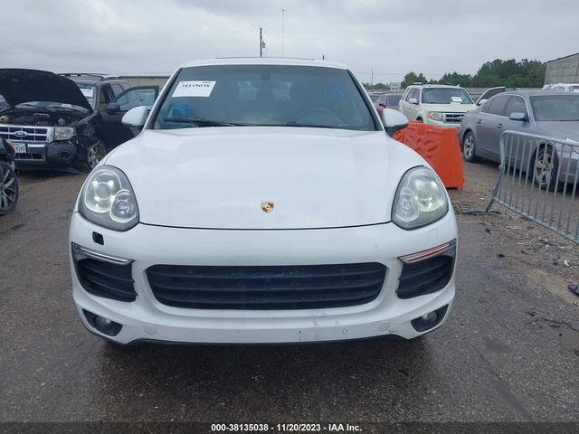 Photo 11 VIN: WP1AA2A25HKA81136 - PORSCHE CAYENNE 