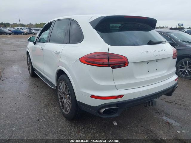 Photo 2 VIN: WP1AA2A25HKA81136 - PORSCHE CAYENNE 