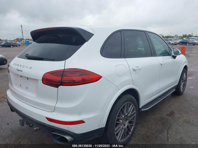 Photo 3 VIN: WP1AA2A25HKA81136 - PORSCHE CAYENNE 