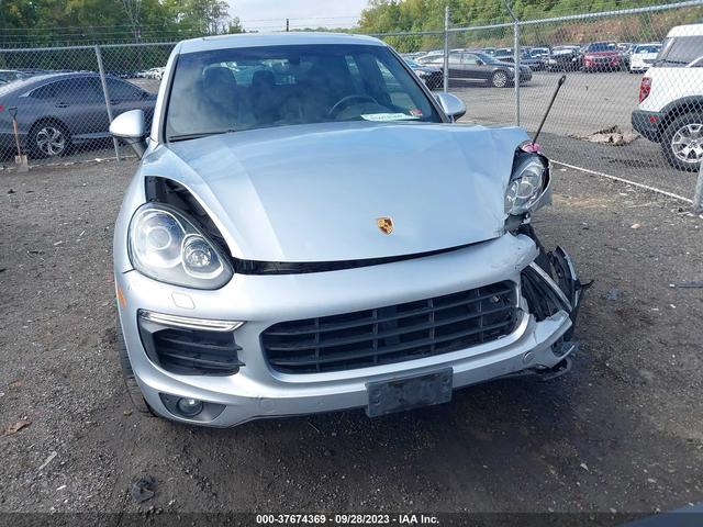 Photo 11 VIN: WP1AA2A25HKA85042 - PORSCHE CAYENNE 