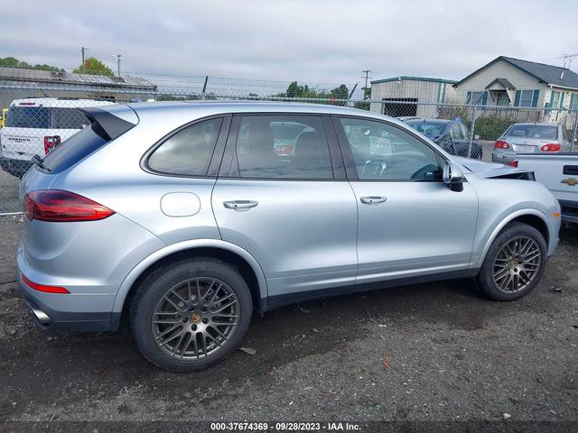 Photo 12 VIN: WP1AA2A25HKA85042 - PORSCHE CAYENNE 