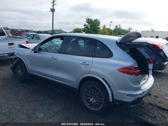 Photo 2 VIN: WP1AA2A25HKA85042 - PORSCHE CAYENNE 