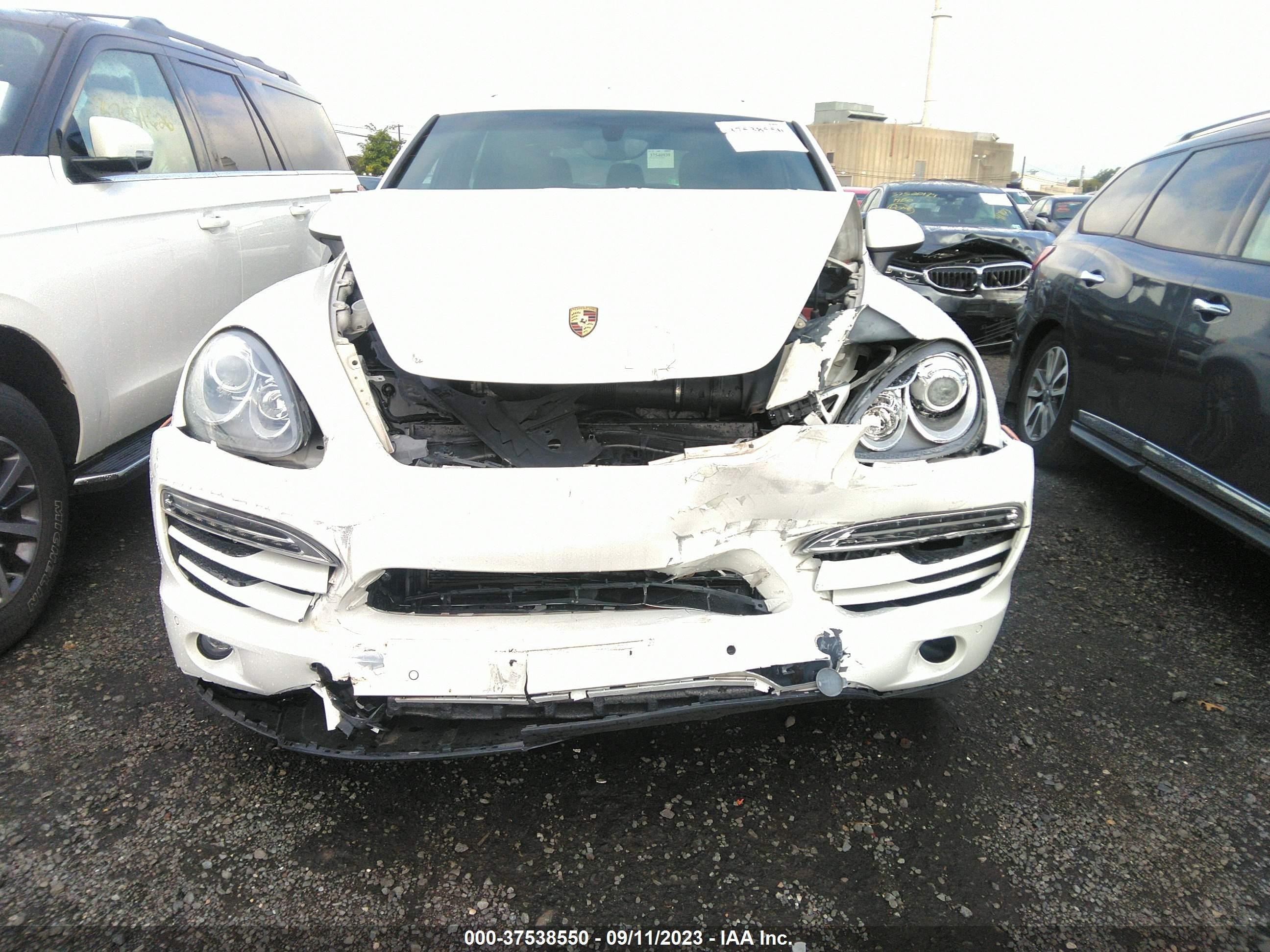 Photo 11 VIN: WP1AA2A26ELA04586 - PORSCHE CAYENNE 