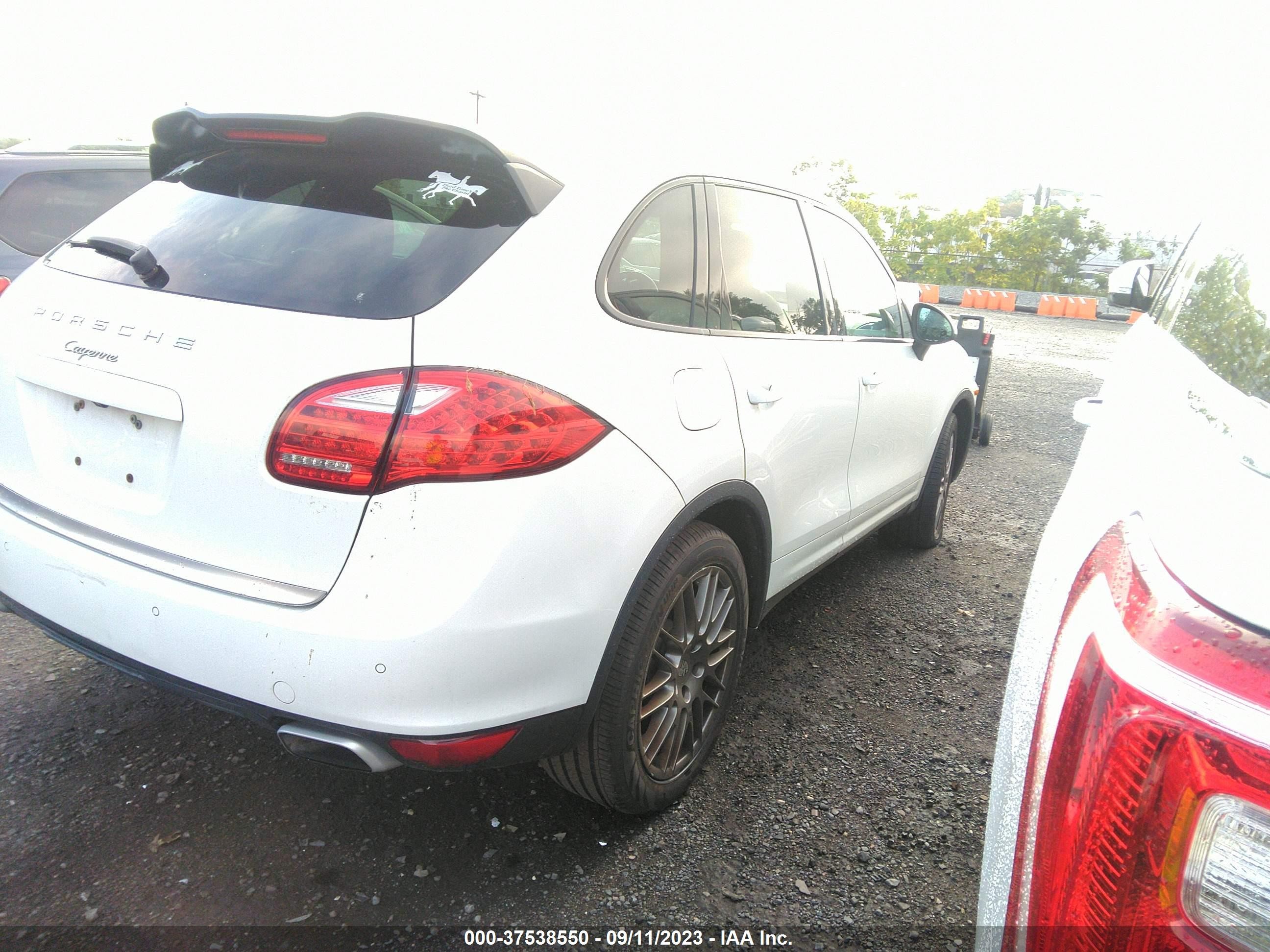 Photo 3 VIN: WP1AA2A26ELA04586 - PORSCHE CAYENNE 