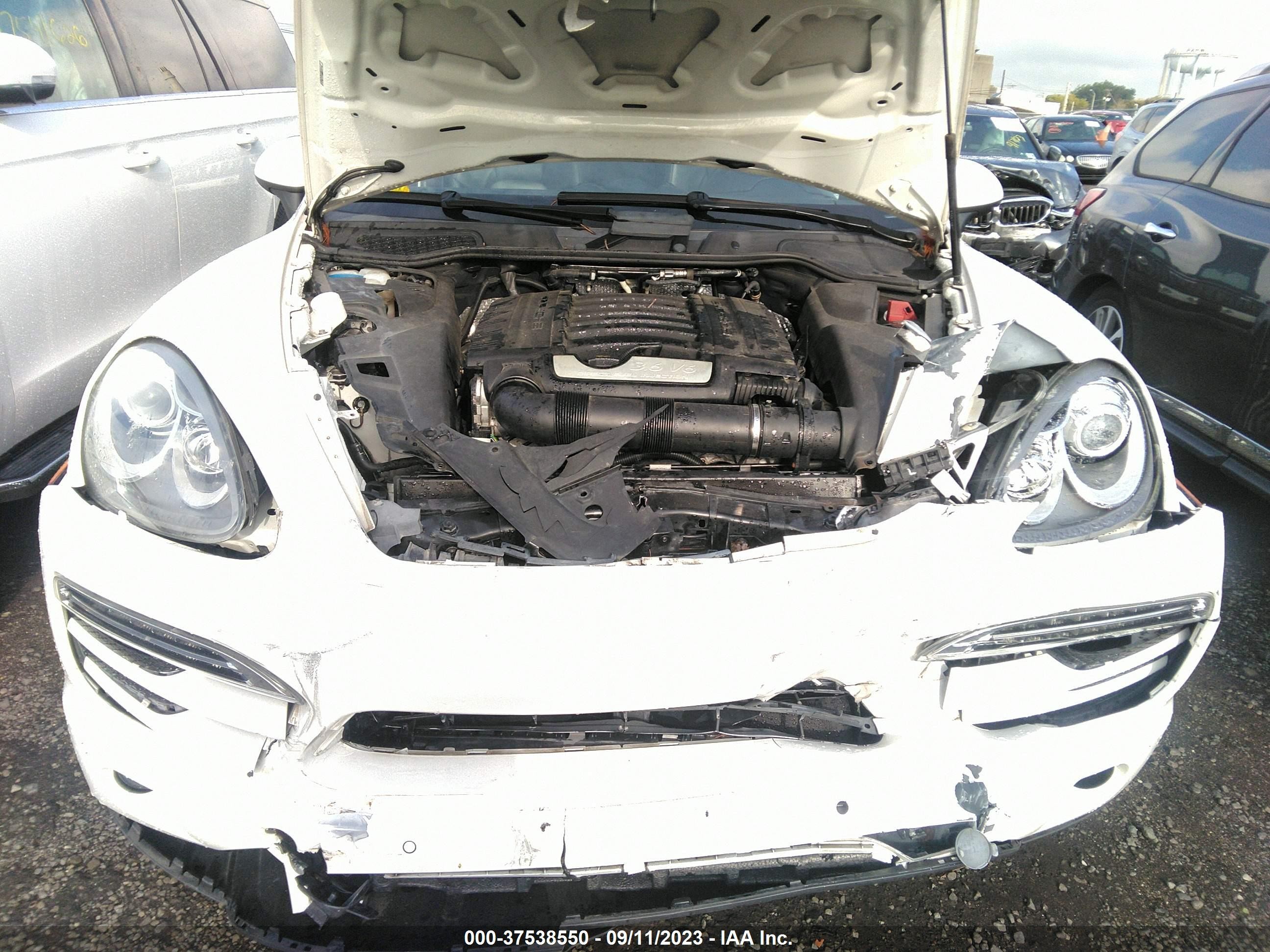 Photo 9 VIN: WP1AA2A26ELA04586 - PORSCHE CAYENNE 