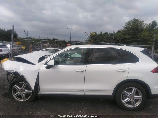 Photo 13 VIN: WP1AA2A26GKA14267 - PORSCHE CAYENNE 