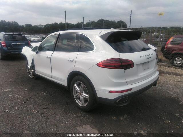 Photo 2 VIN: WP1AA2A26GKA14267 - PORSCHE CAYENNE 